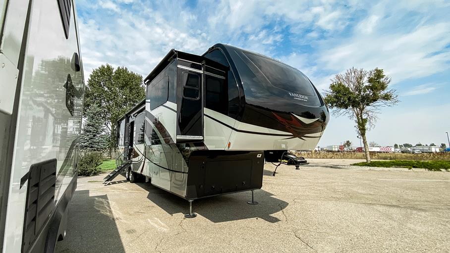 2022 Vanleigh RV Beacon 41FLB for sale in Loveland, CO Lazydays